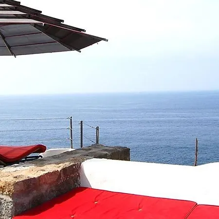 Elena Ischia *