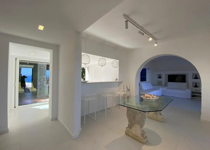 Elena Ischia