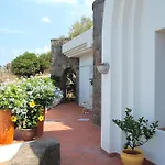 Elena Ischia